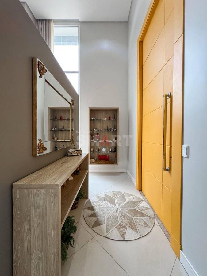 Casa com Piscina no Czerniewicz com 1 Suite e 2 Quartos