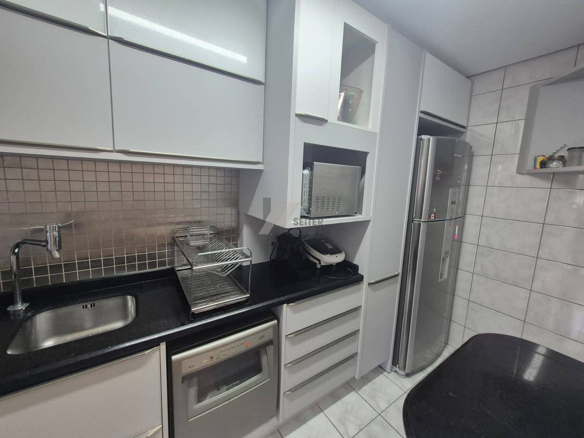 Apartamento com 2 Dormitórios Semimobiliado para Locação no Itacurubi
