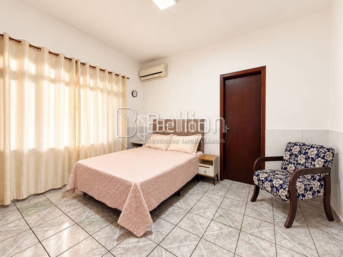 Casa, 6 quartos, 135 m² - Foto 17