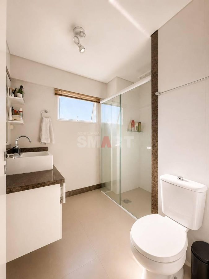Apartamento no Centro de Jaragua com 1 Suite e 2 Quartos
