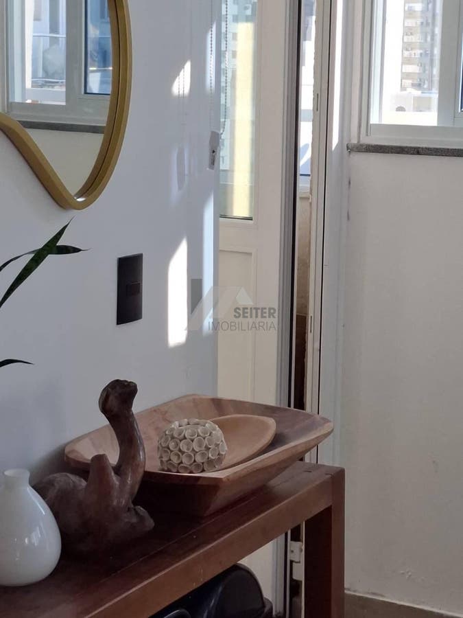 Apartamento com 2 quartos, Centro - Florianópolis