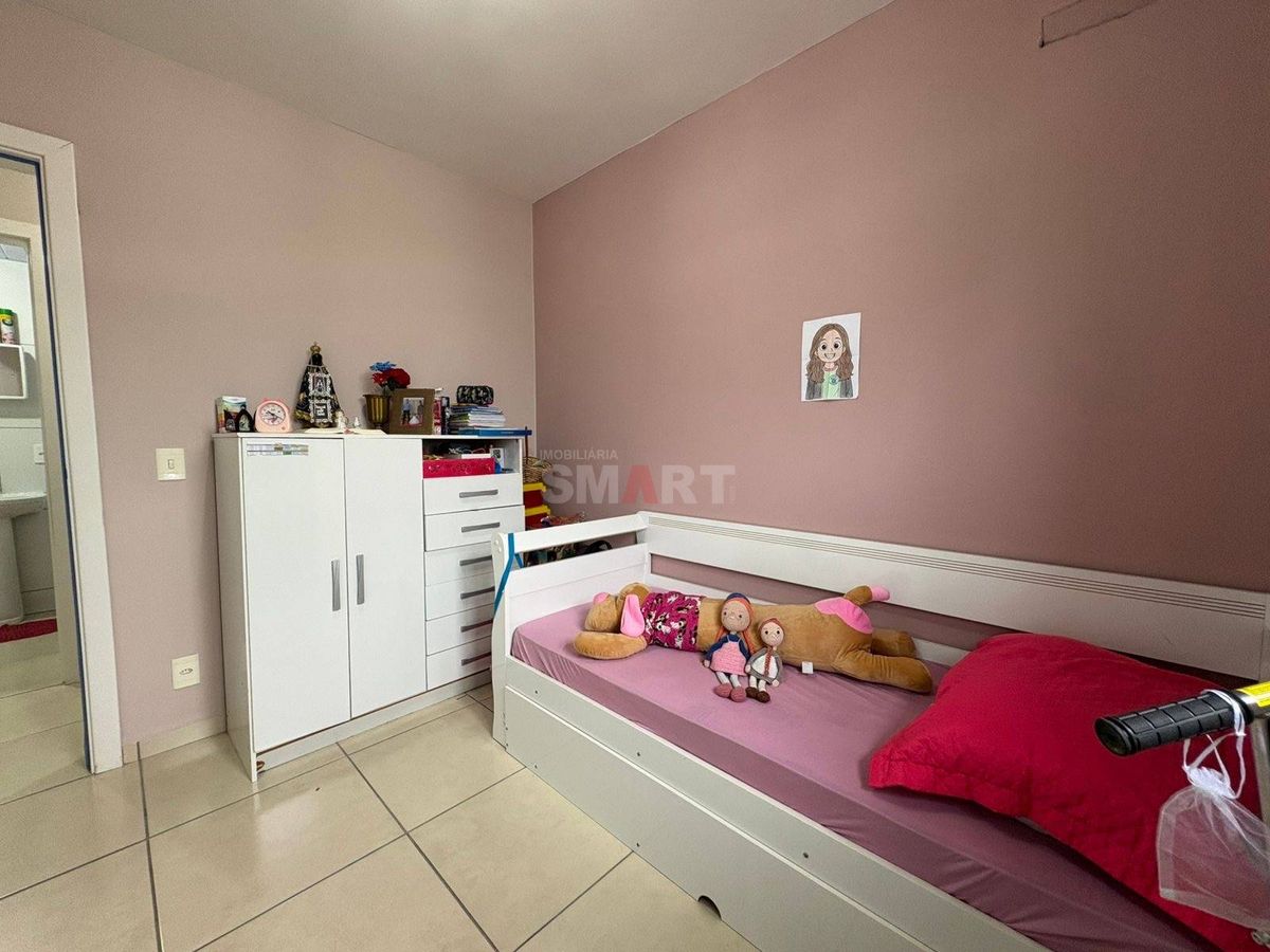 Apartamento com 2 quartos e elevador