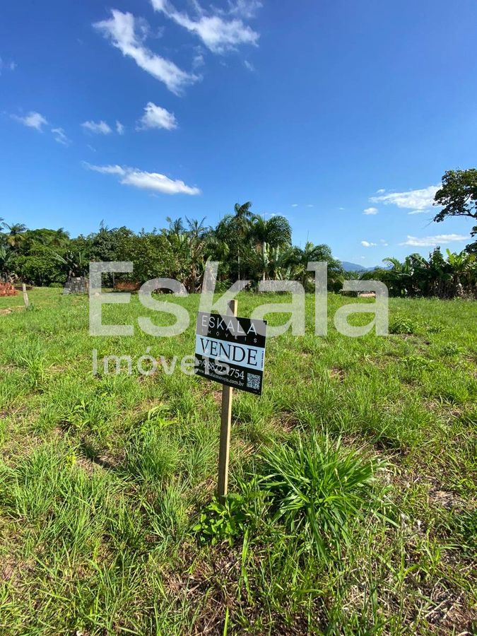 Terreno Amplo com 725m², Localizado no Bairro Barra do Rio Cerro, Jaragua do Sul