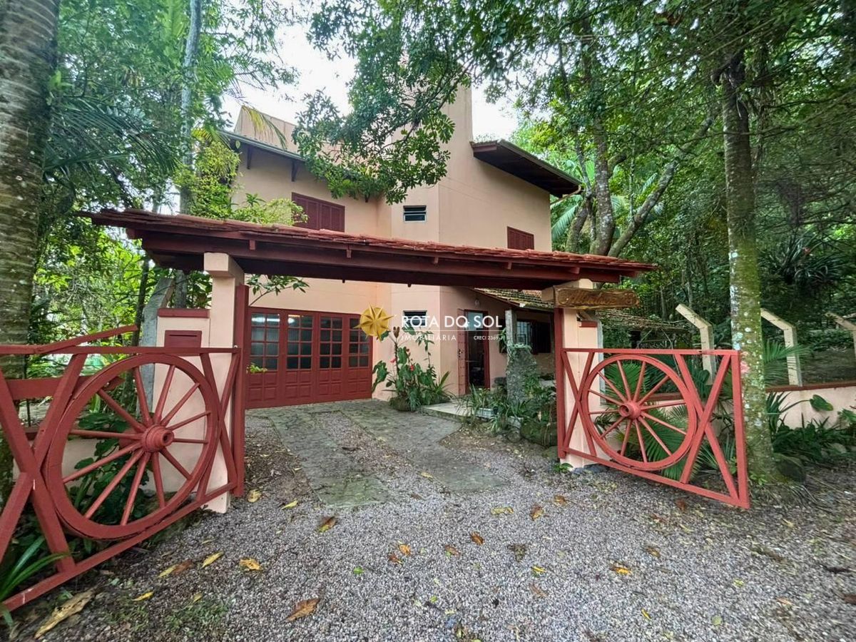 Casa 4 Dormitórios Praia Bombas Bombinhas SC - 1