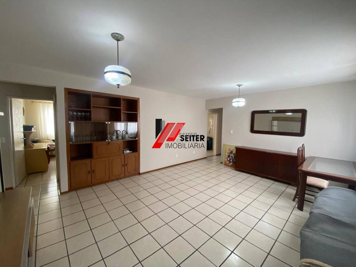 Apartamento com 3 dormitórios à venda no centro de Florianópolis