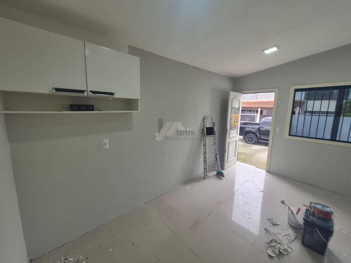 Ktinet com 1 quarto para alugar na trindade