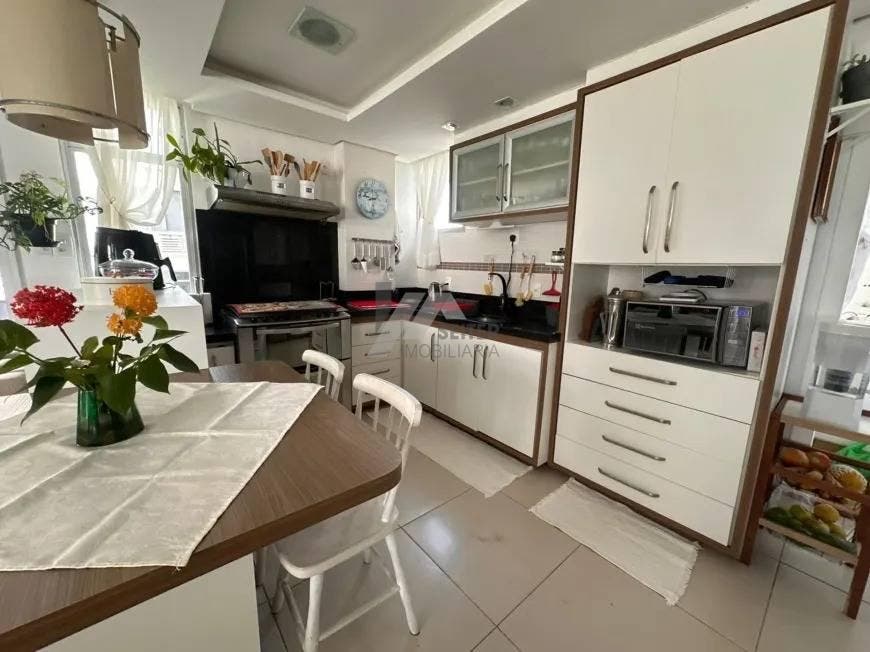 Cobertura Duplex com 3 quartos, Itacorubi - Florianópolis