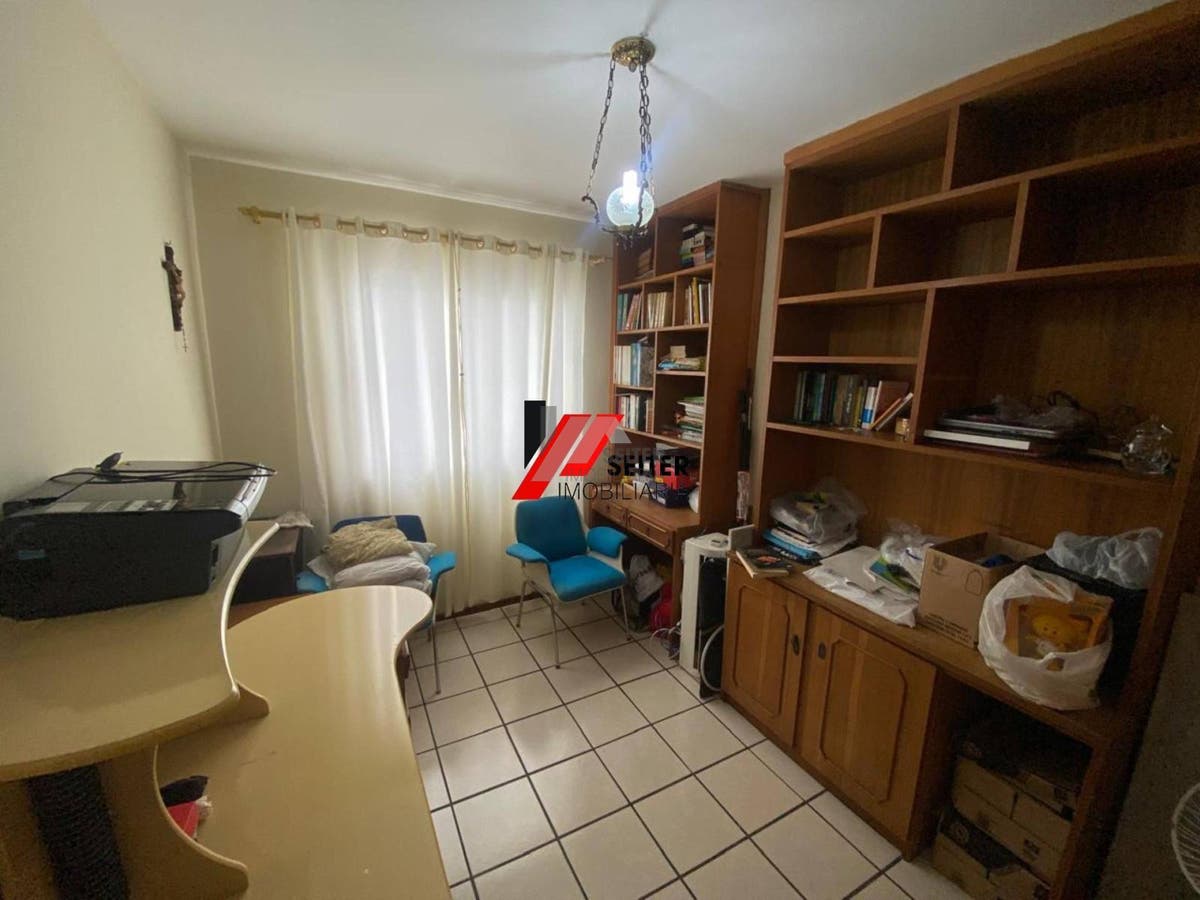 Apartamento com 3 dormitórios à venda no centro de Florianópolis