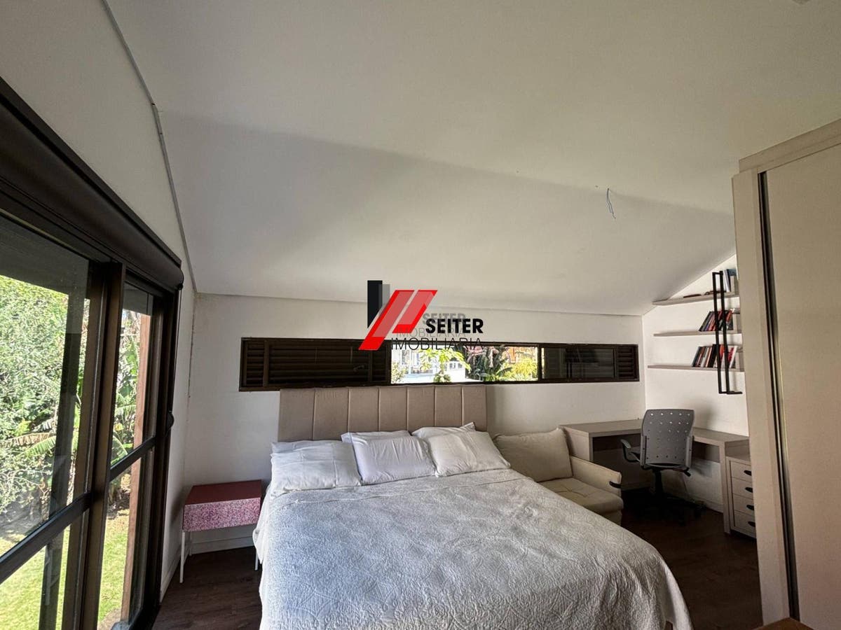Casa à venda na beira da Lagoa em Florianópolis