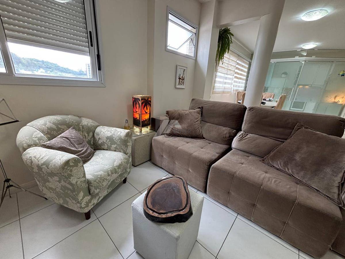 Cobertura 3 suites alugar Trindade florianopolis