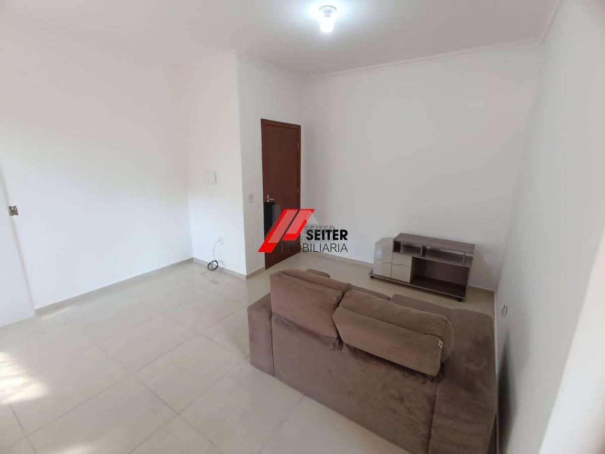 Apartamento térreo de 2 dormitórios à venda na praia do Campeche em Florianópolis