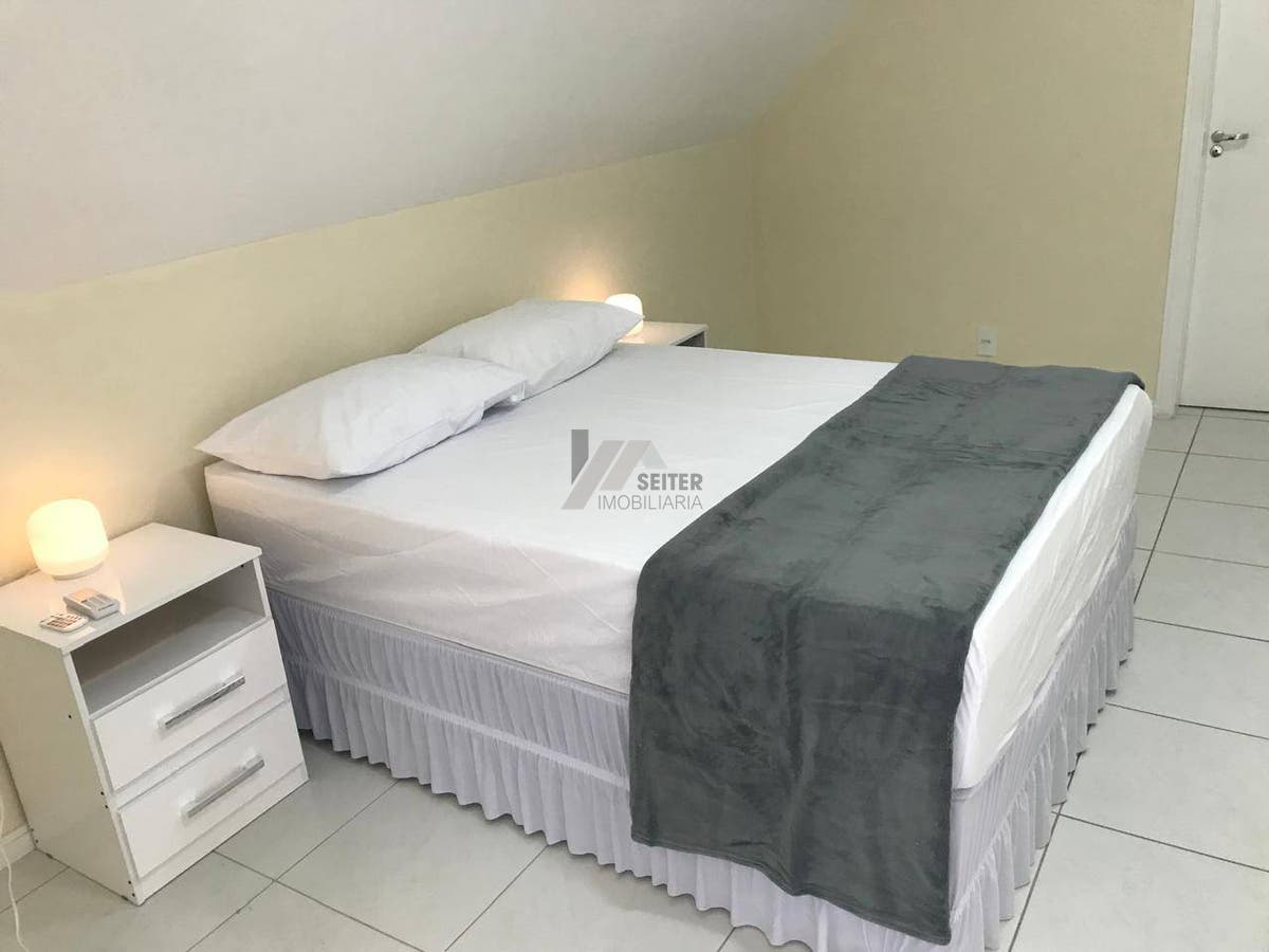 Cobertura 3 suites alugar Trindade florianopolis