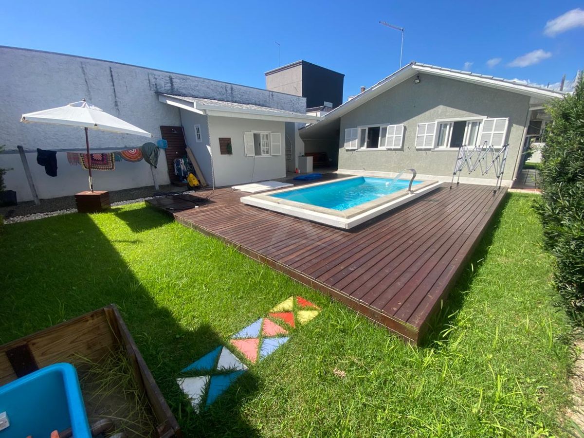 Casa mobiliada alto padrão com piscina - 250 metros do mar - rainha do mar