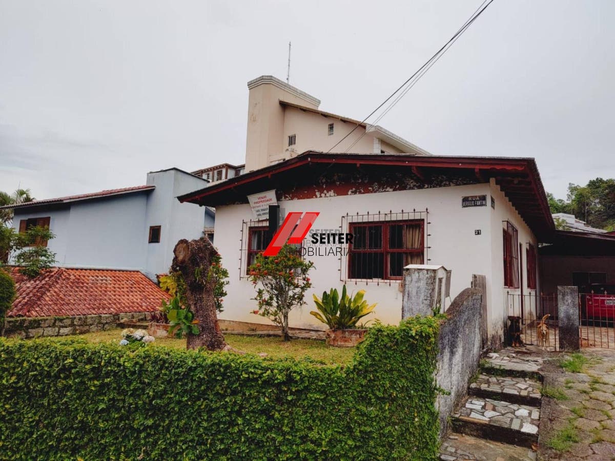 Casa a venda no saco grande as margens da SC401 terreno de 604,02M² com viabilidade de prédio.