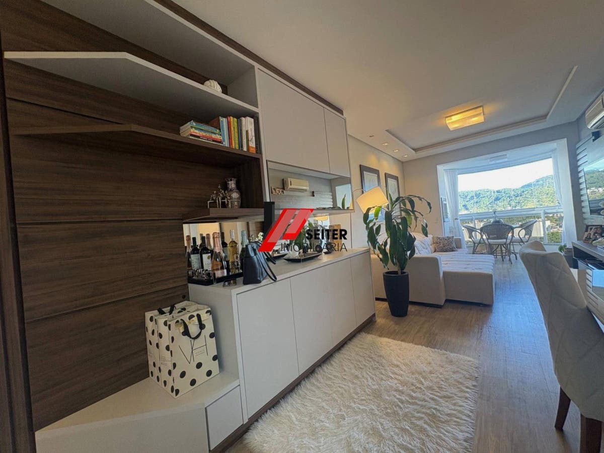 Apartamento á venda Itacorubi Florianópolis.