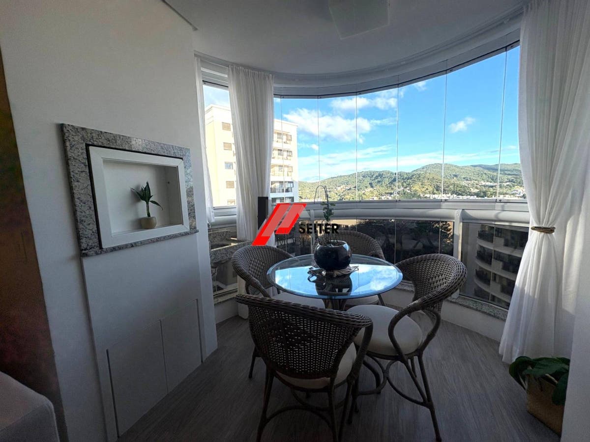 Apartamento á venda Itacorubi Florianópolis.