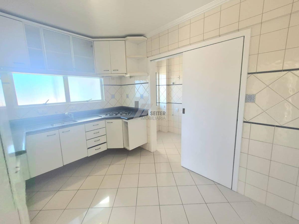 Apartamento de 5 quartos sendo 2 suites para alugar na trindade florianopolis