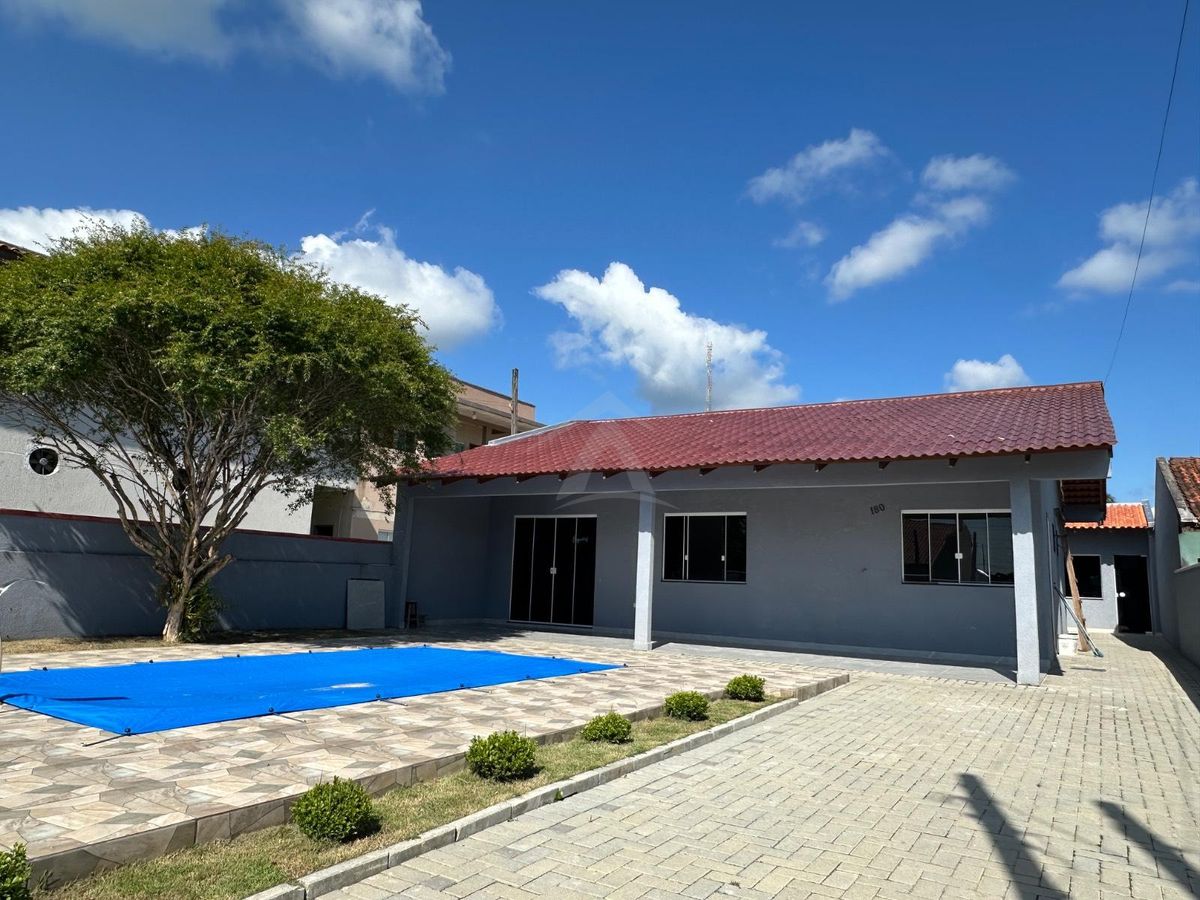 Casa com piscina, 2 quartos sendo 1 suíte, são josé