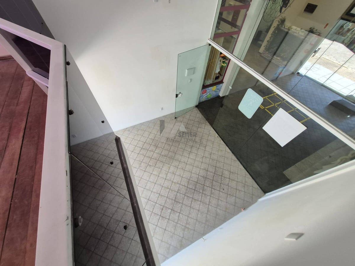 Loja para locação no Shopping Via Lagoa
