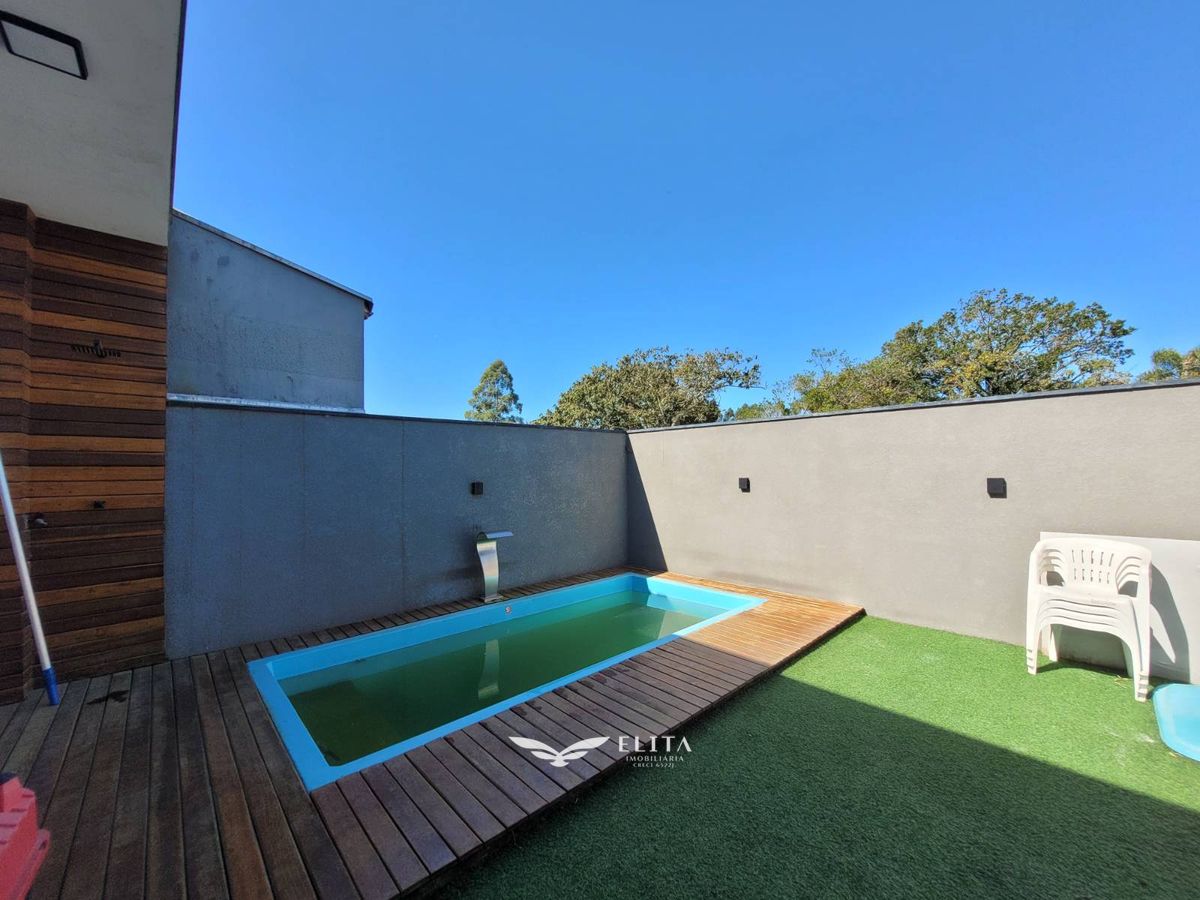 Casa com 2 Quartos, sendo 1 Suíte e Piscina à Venda em Itajuba, Barra Velha!