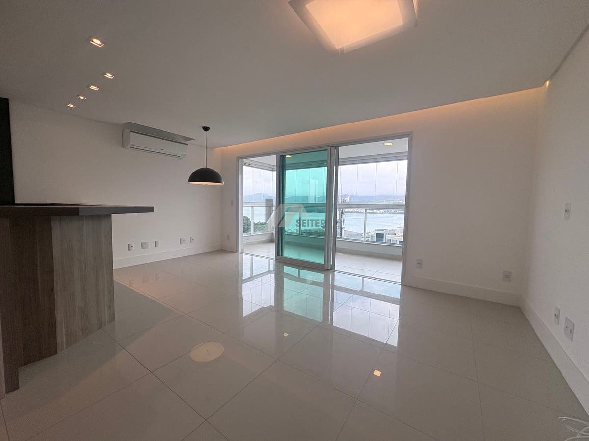 Apartamento 3 domitorios suite venda Florianopolis Agronomica
