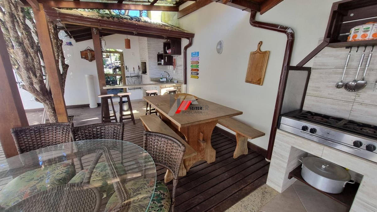 Casa de 3 suites a venda Lagoa da Conceiçao Florianopolis com 352 metros de area util