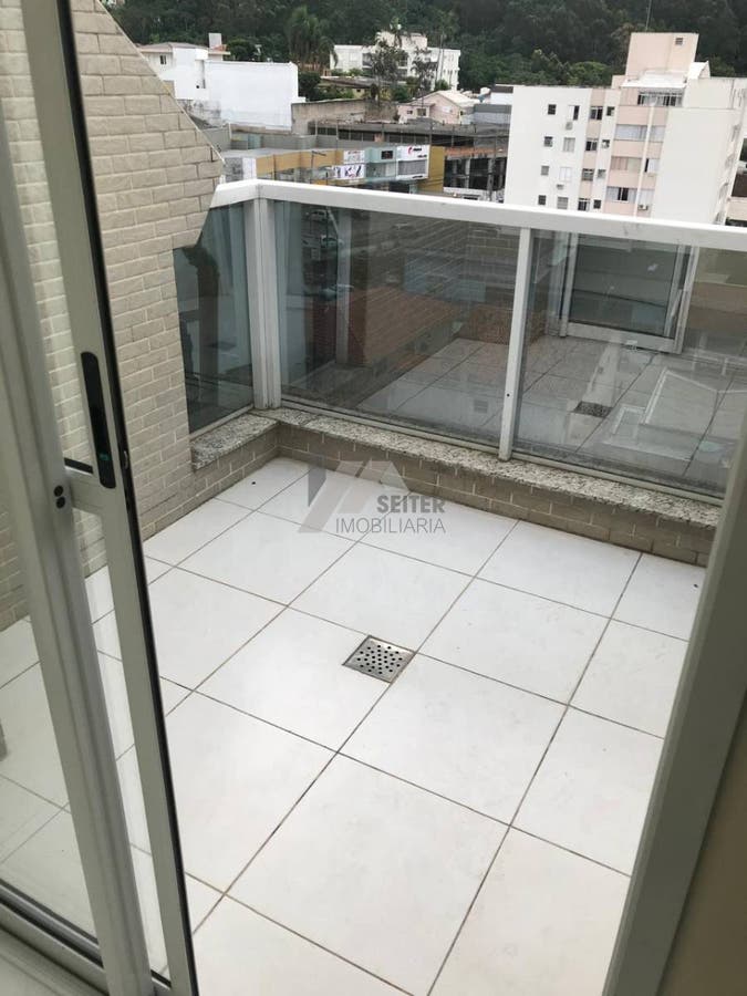 Cobertura 3 suites alugar Trindade florianopolis