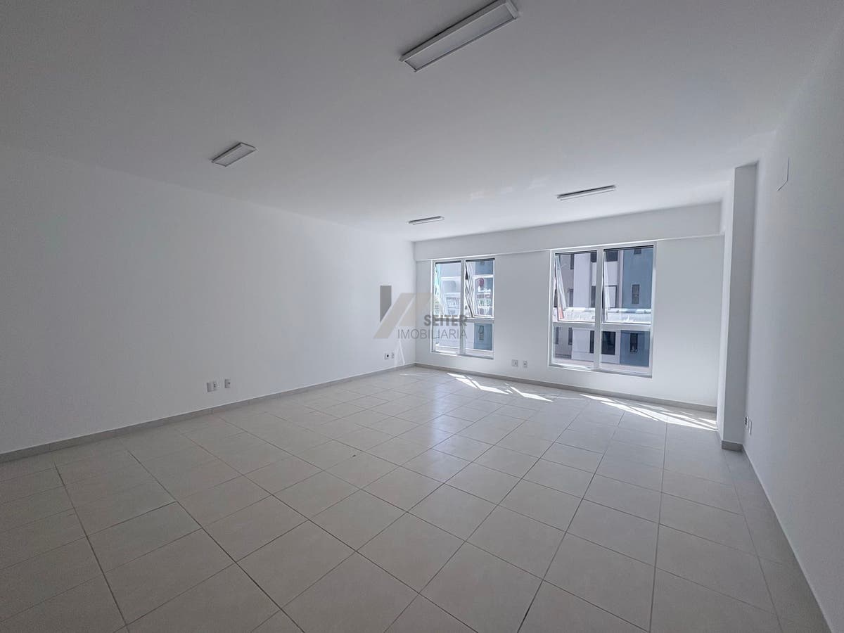 Sala comercial a venda Florianopolis Itacorubi com 42 m2 de área com vaga de garagem
