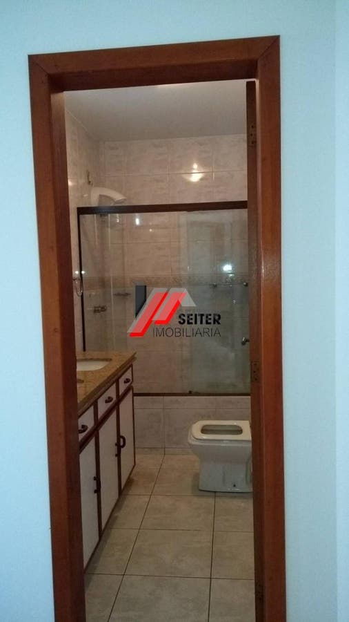 Casa com 4 dormitórios sendo 2 suíte à venda no bairro Pantanal