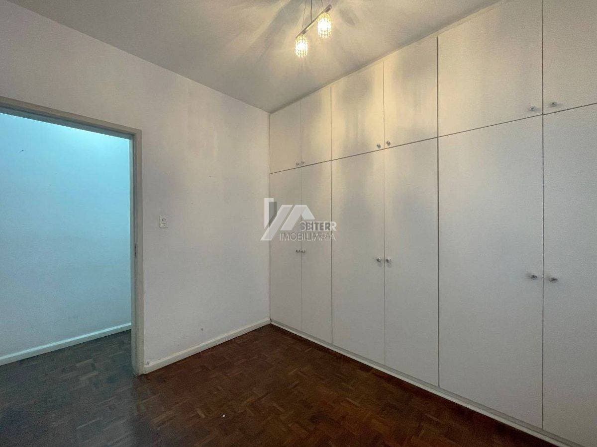 Apartamento de 3 quartos a venda na Av Mauro Ramos Centro