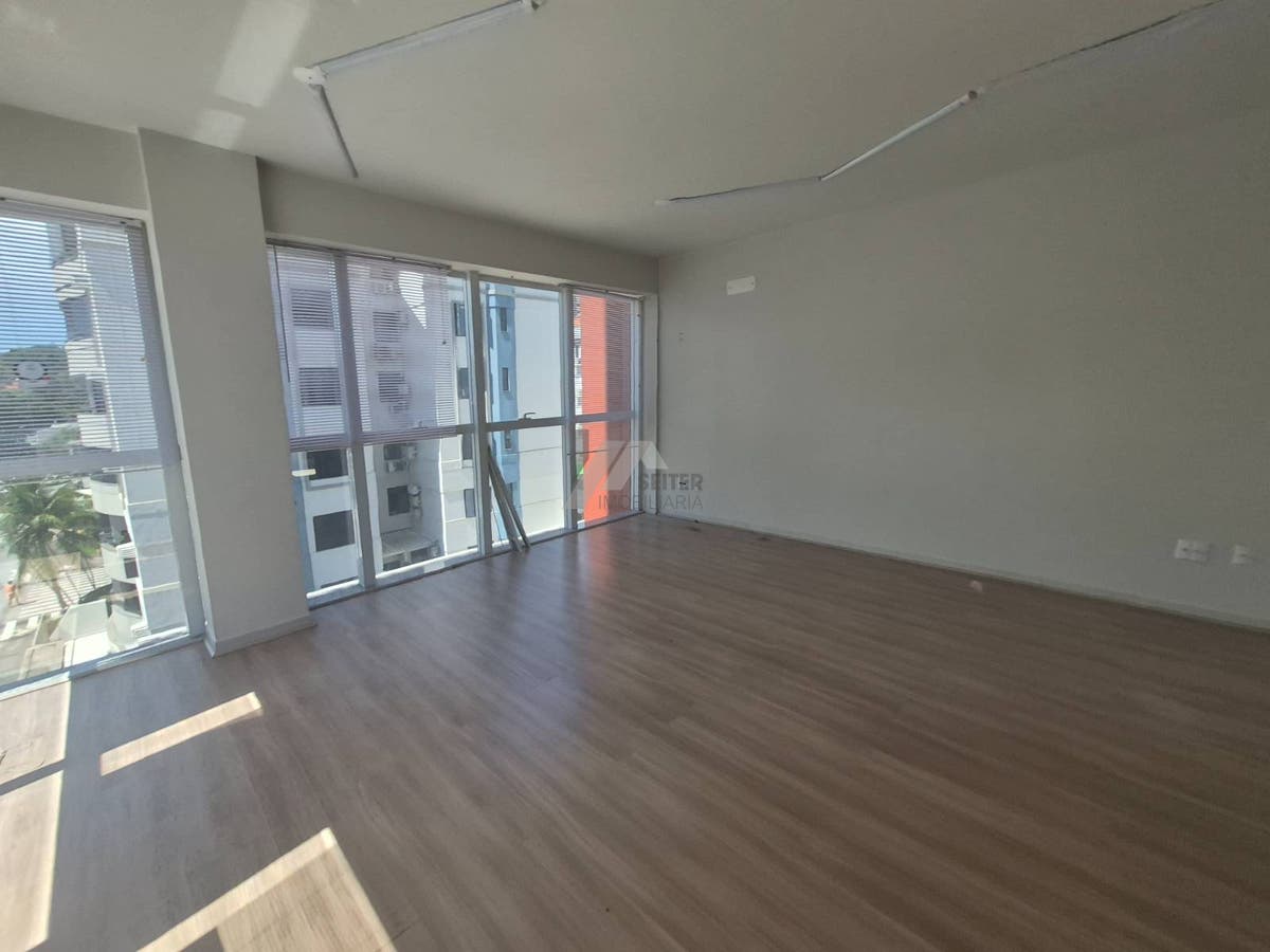 Sala comercial a venda no bairro Itacorubi com 37 m2 de área