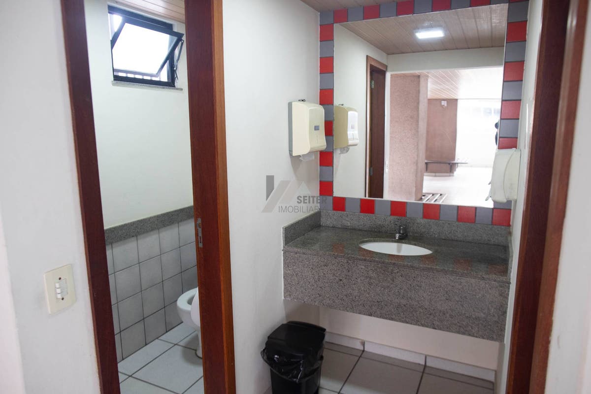 Apartamento com 3 quartos, Centro - Florianópolis