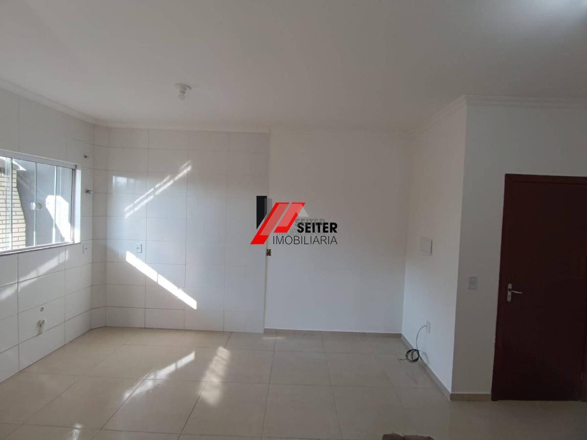 Apartamento térreo de 2 dormitórios à venda na praia do Campeche em Florianópolis