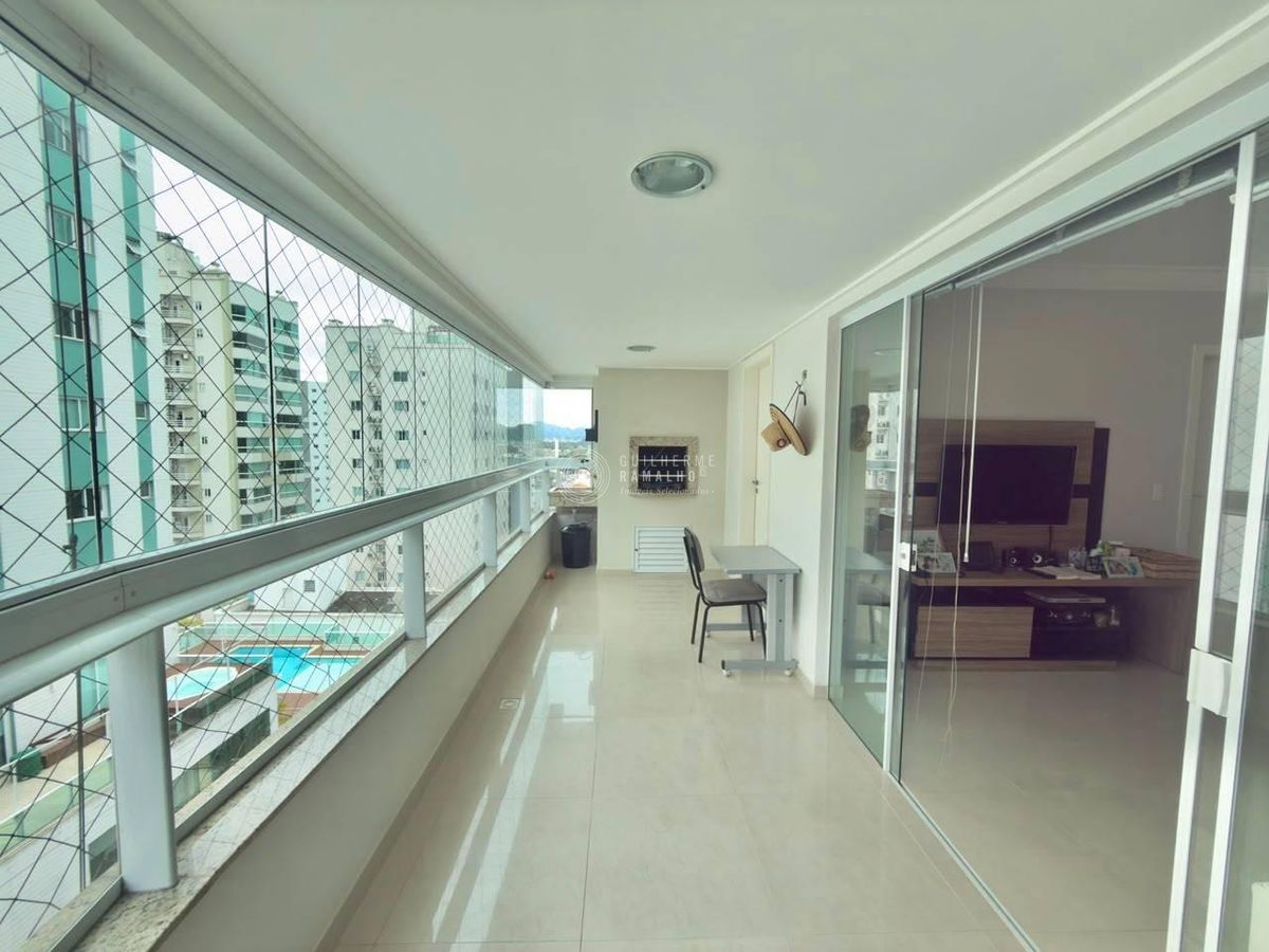 Apartamento a Venda - 3 dormitórios (1 suíte + 2 ) - 2 vagas de garagem individuais - Sacada com Churrasqueira - 104 m2 privativos- Balneario Camboriú - Centro - Apartamento em Centro, Balneário Camboriú - à venda - IMOBILIÁRIA GUILHERME LTDA