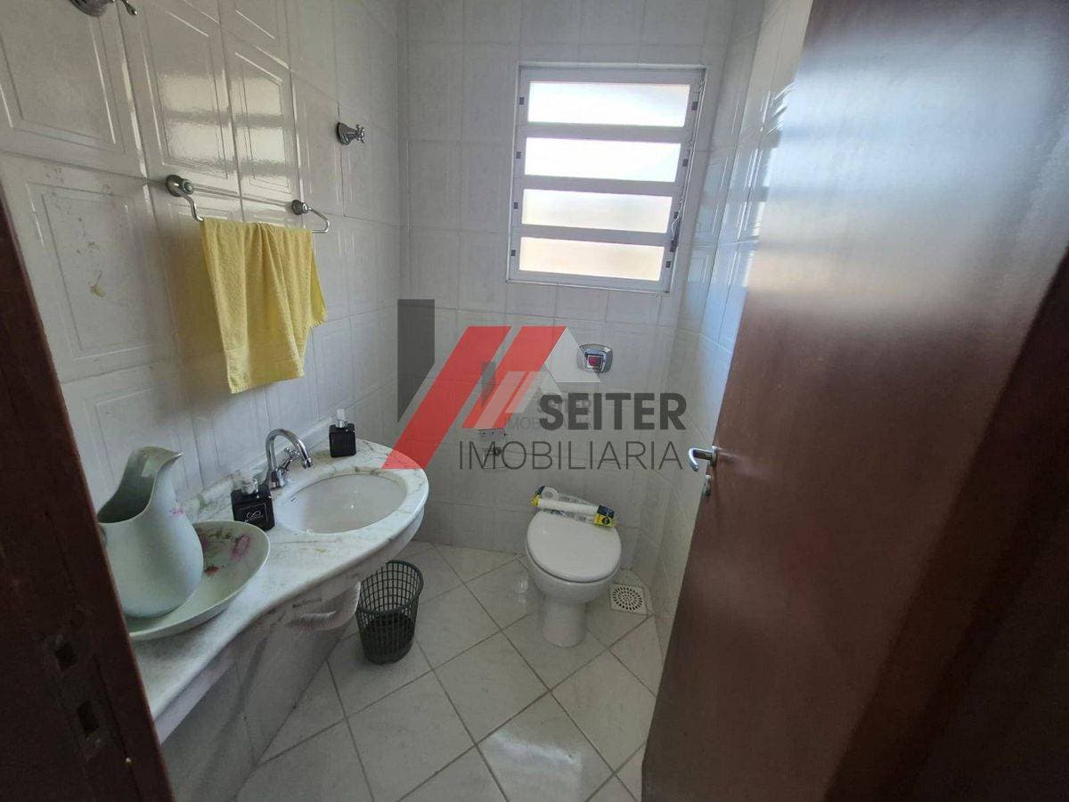 Casa a venda na Trindade com 5 dormitórios Florianópolis