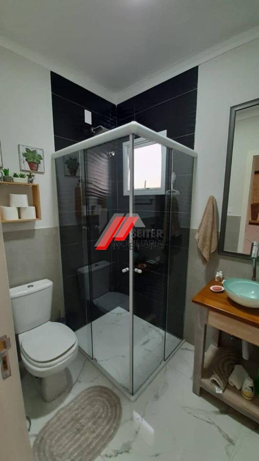 Casa de 4 dormitórios à venda no bairro Rio Vermelho em Florianópolis
