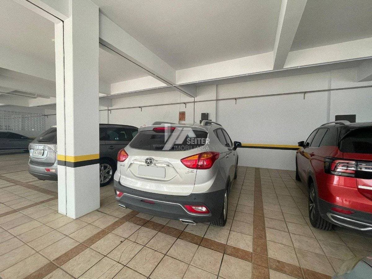 Apartamento de 3 quartos a venda na Av Mauro Ramos Centro