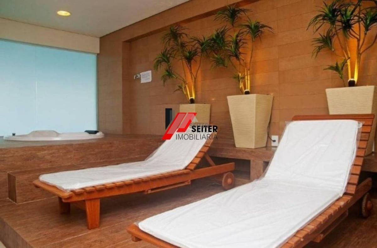 Apartamento mobiliado de 4 dormitorios sendo 2 suites com 3 vagas de garagem a venda Itacorubi