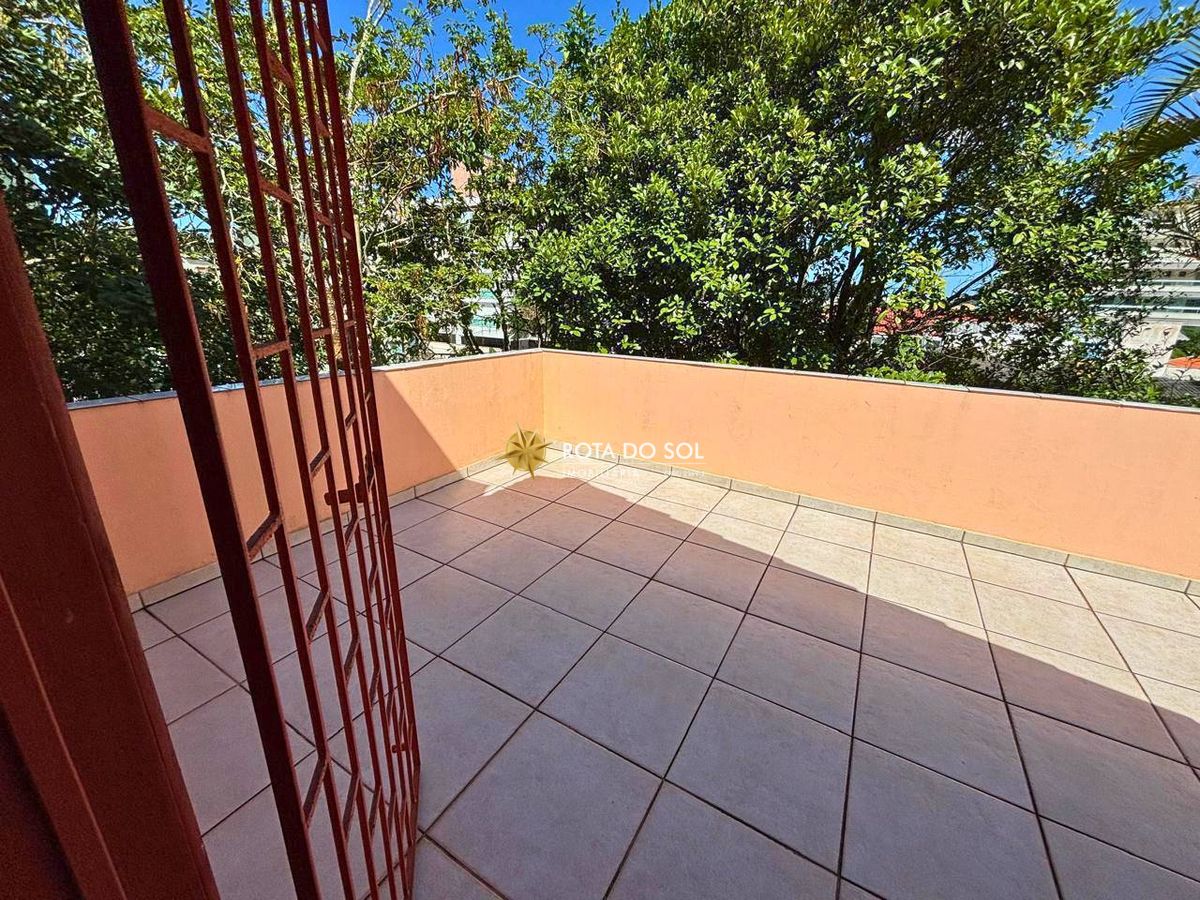 Casa 4 Dormitórios Praia Bombas Bombinhas SC - 24