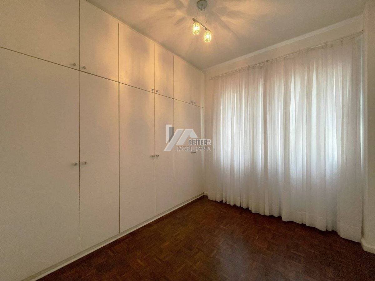Apartamento de 3 quartos a venda na Av Mauro Ramos Centro