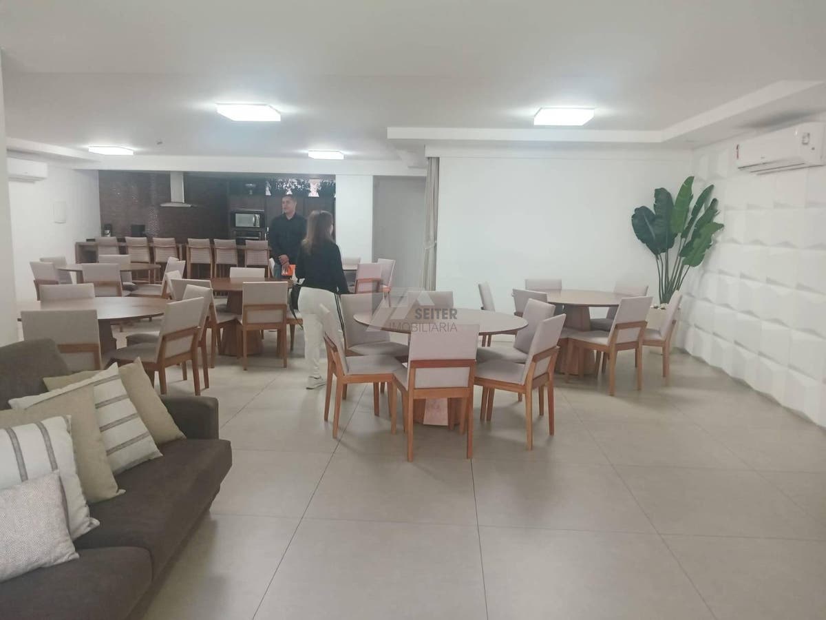 Apartamento 3 quartos para alugar na Av Mauro Ramos