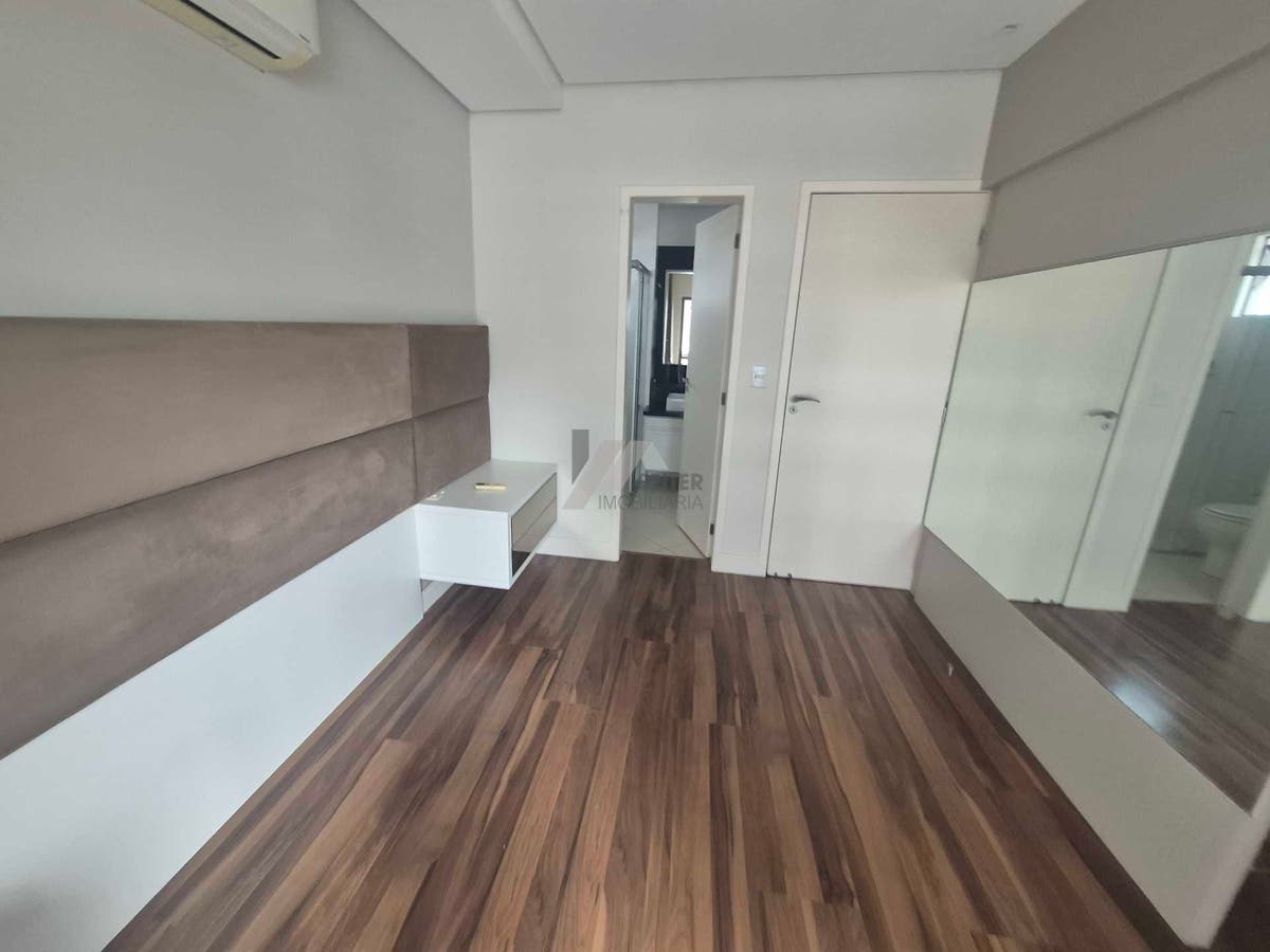 Apartamento tipo cobertura 3 quartos para alugar no itcorubi Florianopolis