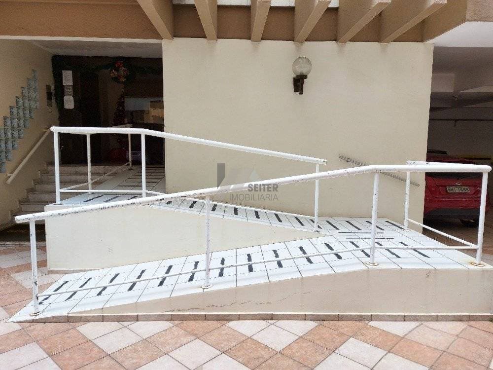 Apartamento de 3 quartos a venda na Av Mauro Ramos Centro