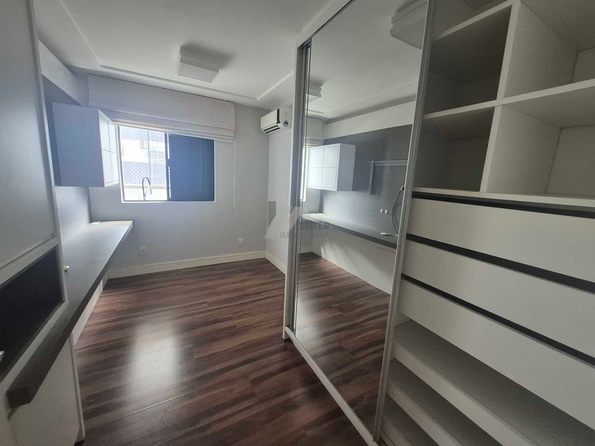 Apartamento tipo cobertura 3 quartos para alugar no itcorubi Florianopolis