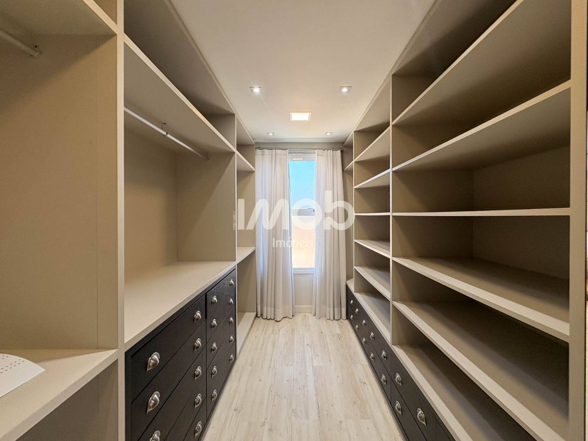 Casa, 3 quartos, 250 m² - Foto 15
