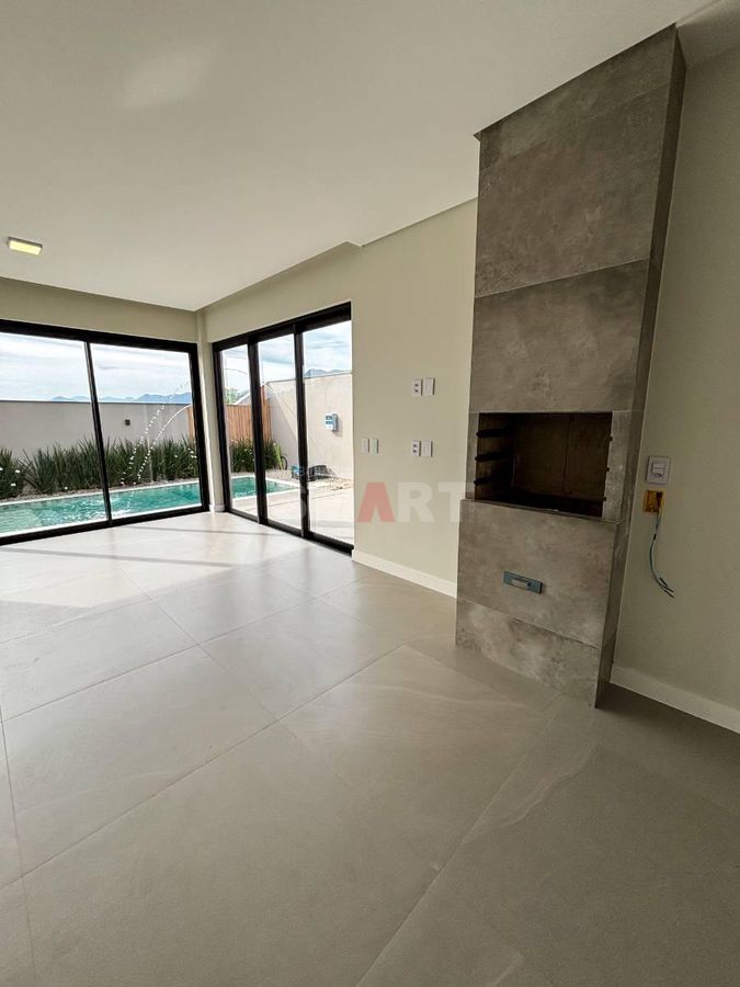 Casa com Elevador e 3 Andares Alto Padrão no Tifa Martins