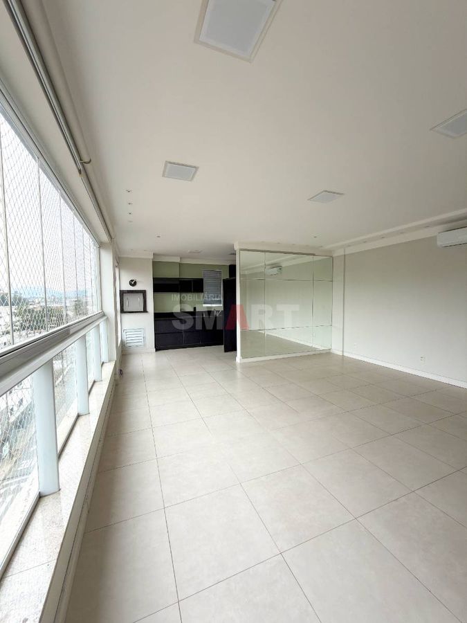 Apartamento no Centro com 1 Suíte + 2 Quartos Prédio Completo