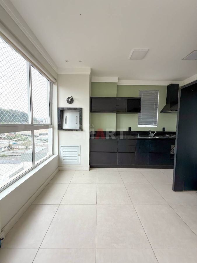 Apartamento no Centro com 1 Suíte + 2 Quartos Prédio Completo