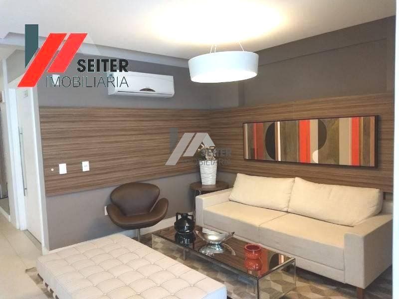 Apartamento com 2 Quartos, Centro - Florianópolis