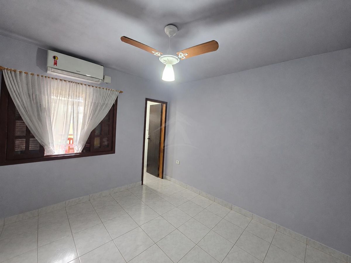Casa a 200 metros da praia, 2 quartos sendo 1 suíte, bal brasília